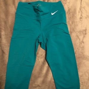 Nike Crop Leggings